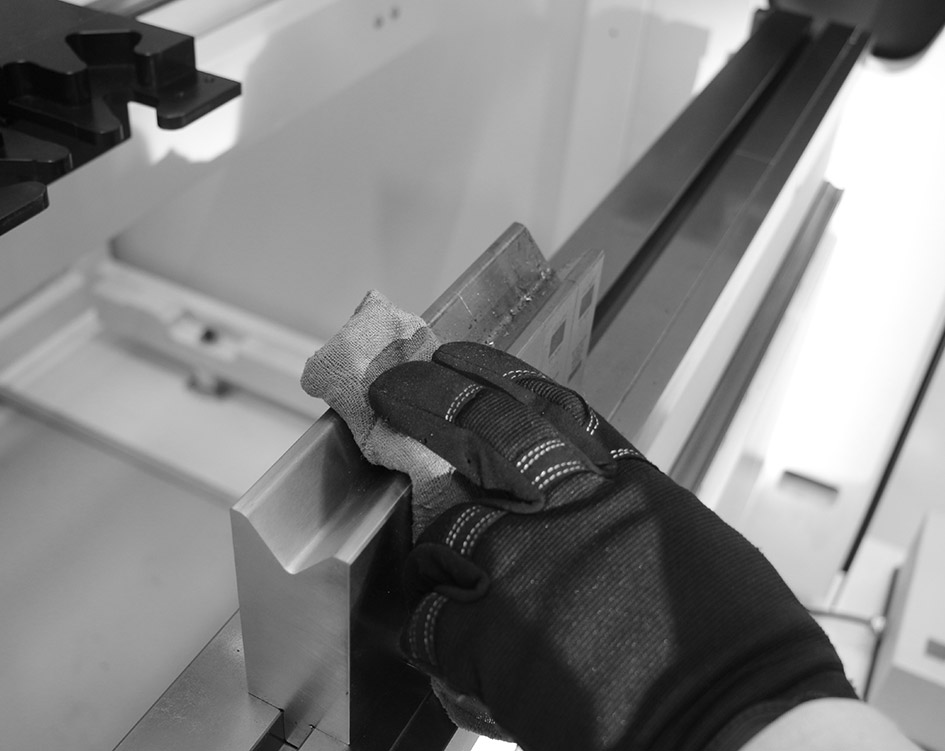 Iron-laser-cuttingphot