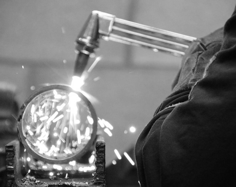 Iron-laser-cuttingphot