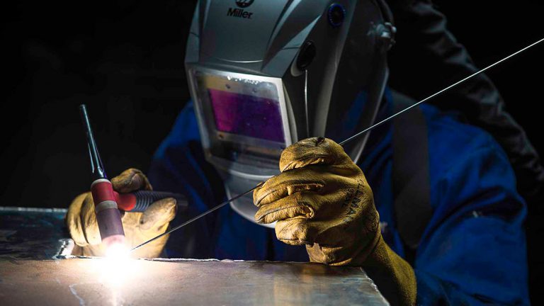 Iron-laser-cuttingphot